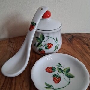 Vintage Tiny Strawberry Design Ceramic Set